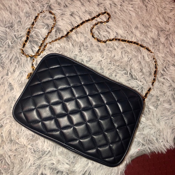 Handbags - Black crossbody bag